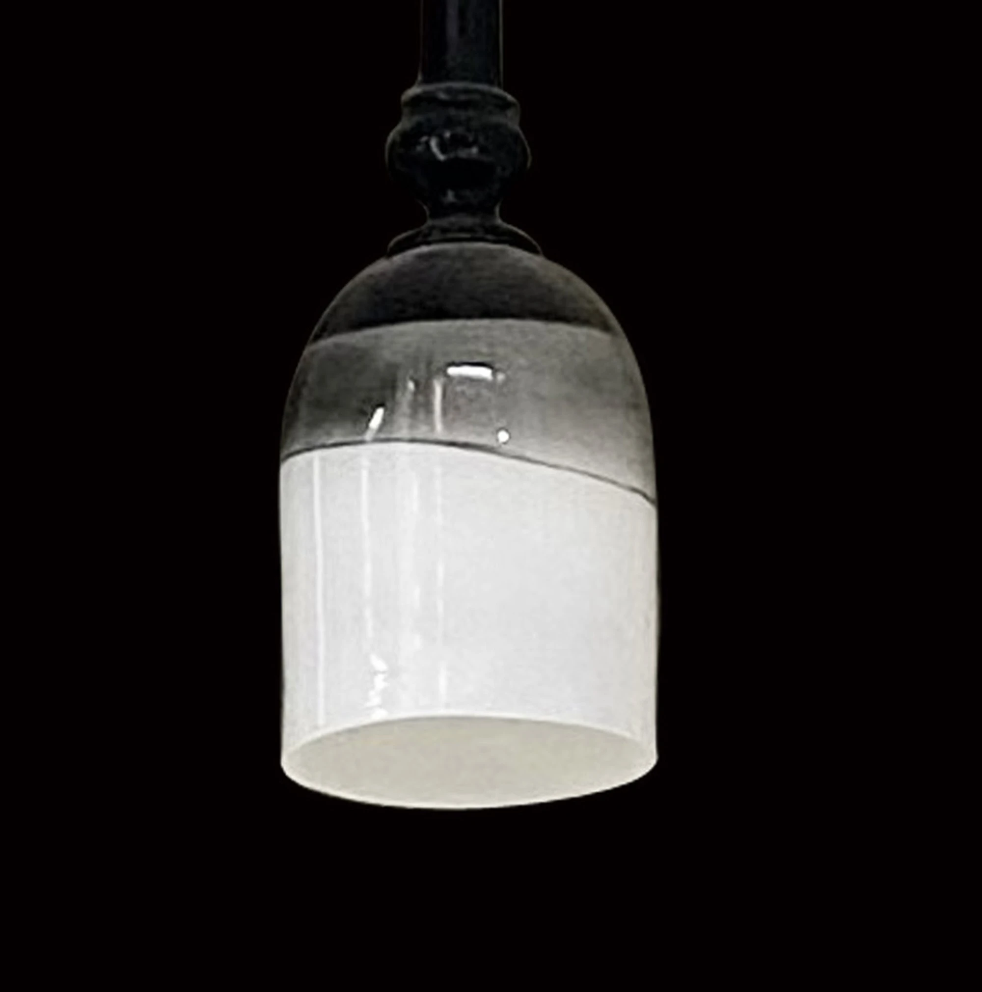 Particolare lampada a sospensione in vetro di Murano Clarinetto Corte Loredan